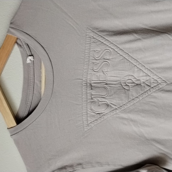 Guess Men's Tan Short Sleeve Tee - Picture 2 of 15